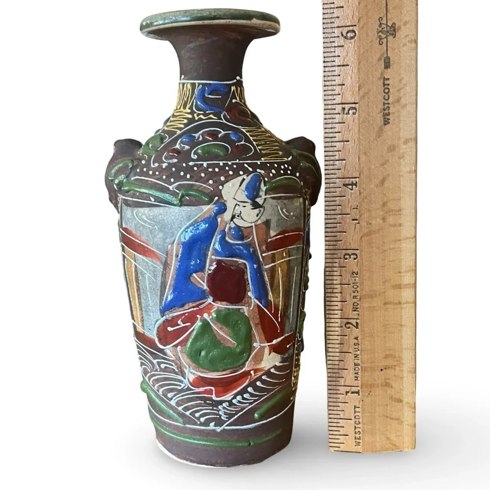 Vintage Japanese Satsuma Moriage Vase